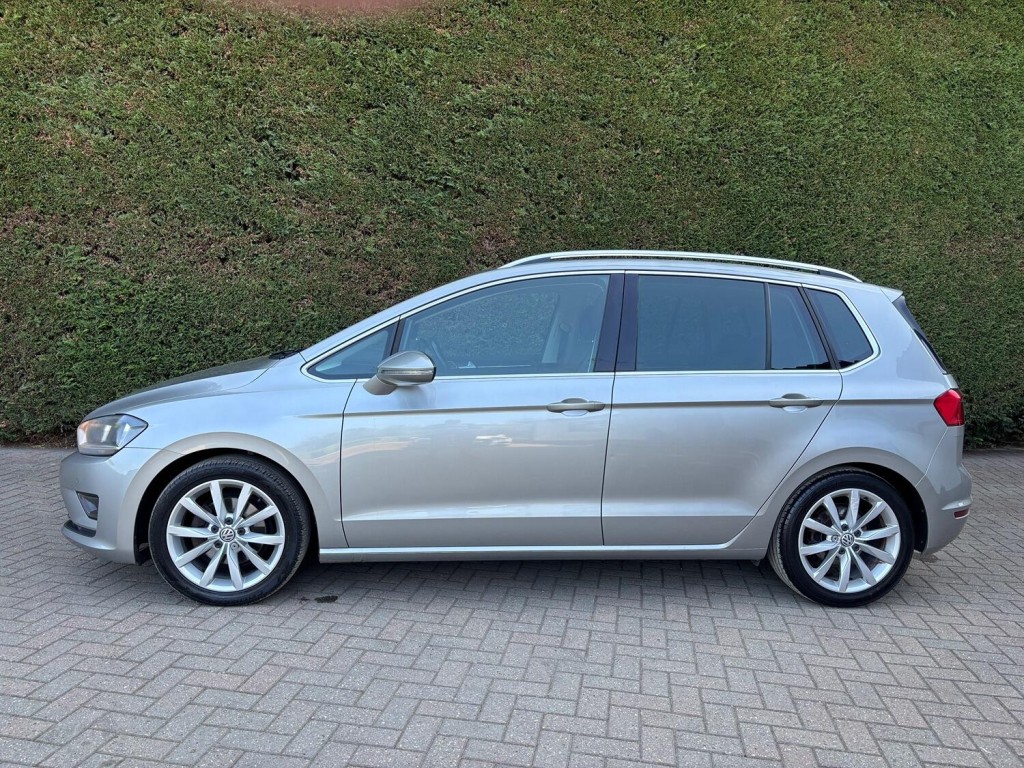 VOLKSWAGEN GOLF SV