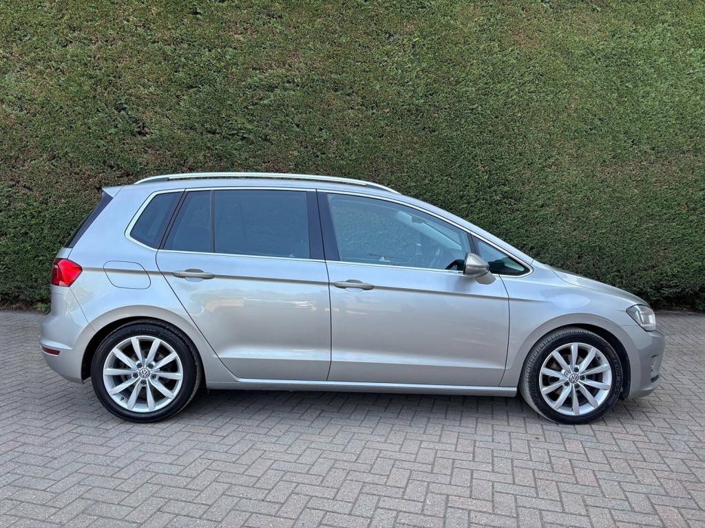 VOLKSWAGEN GOLF SV