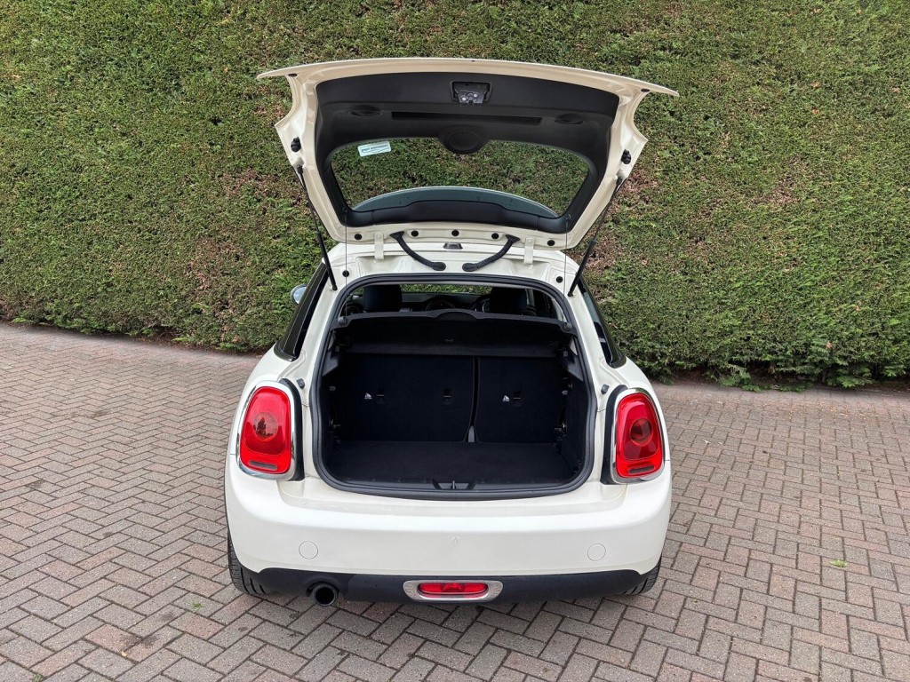 MINI HATCH