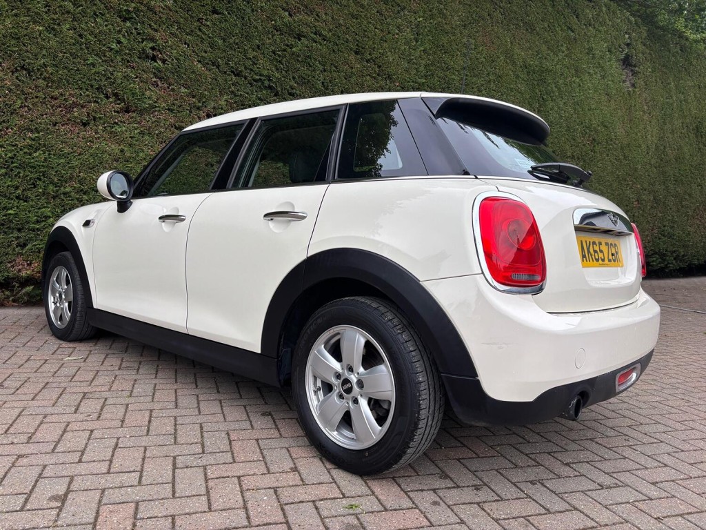 MINI HATCH
