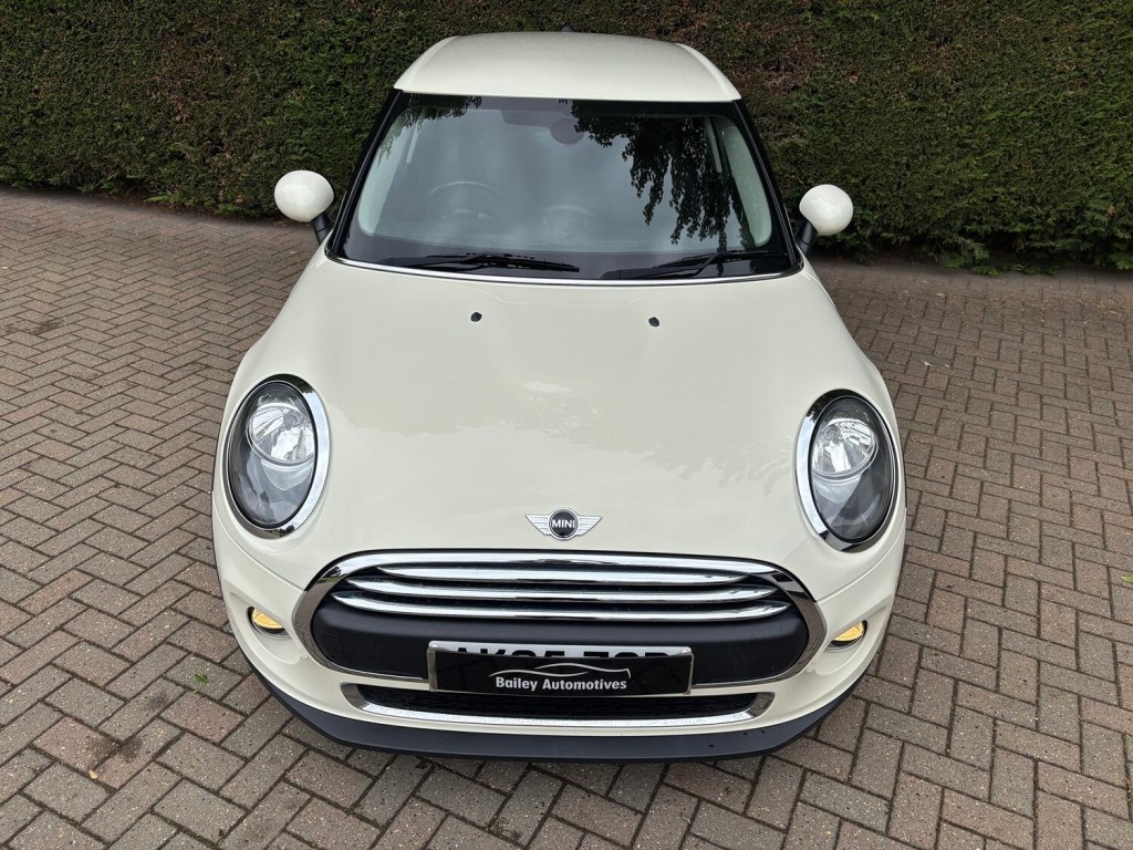 MINI HATCH