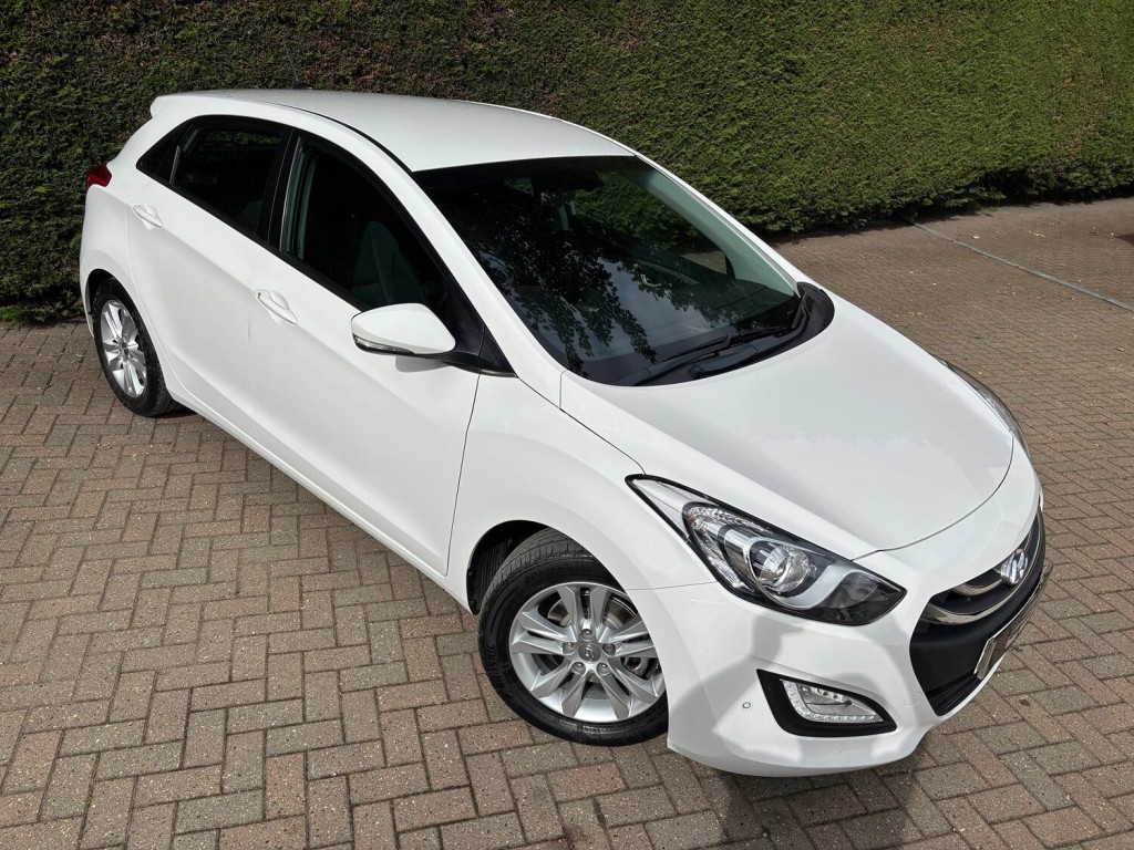 View HYUNDAI I30 1.6 CRDi Blue Drive Style Nav