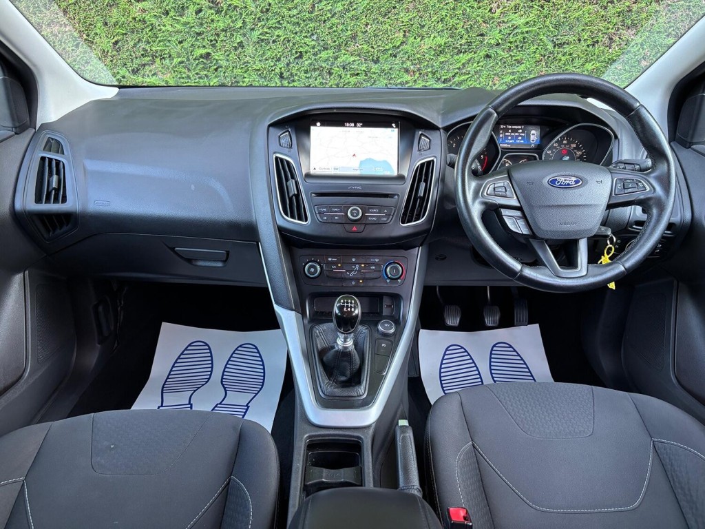 View FORD FOCUS 1.5 TDCi Zetec Edition
