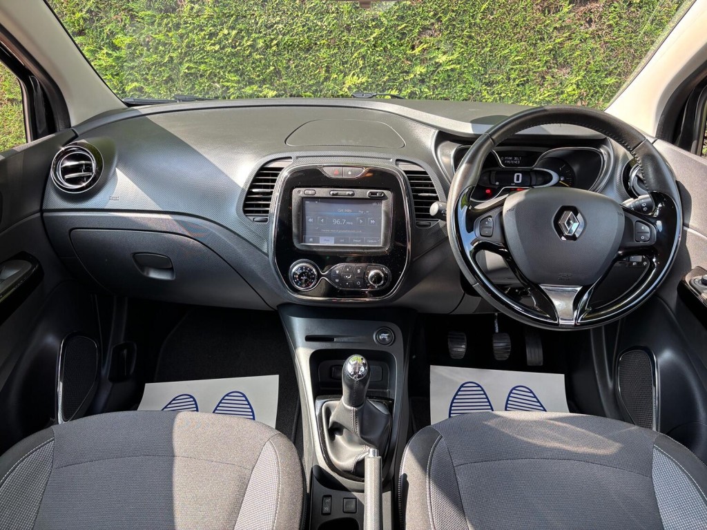 View RENAULT CAPTUR 0.9 Dynamique S MediaNav TCe 90 Stop & Start