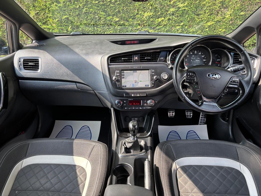 View KIA CEED 1.6 CRDi GT-Line