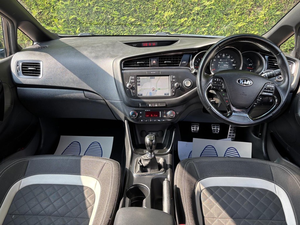 View KIA CEED 1.6 CRDi GT-Line