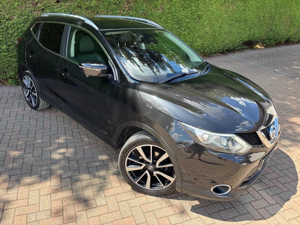 View NISSAN QASHQAI 1.5 dCi Tekna