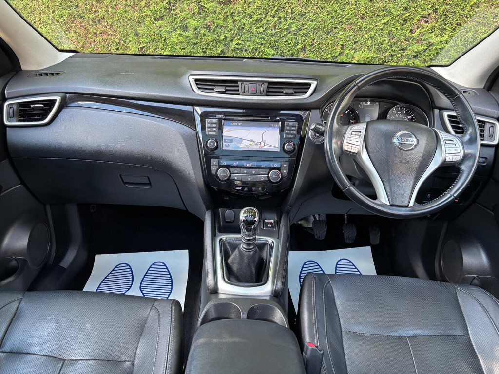 View NISSAN QASHQAI 1.5 dCi Tekna
