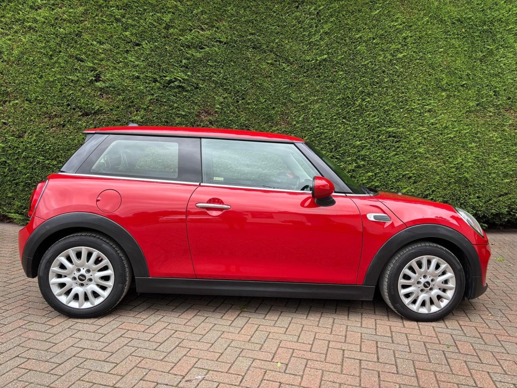 MINI HATCH