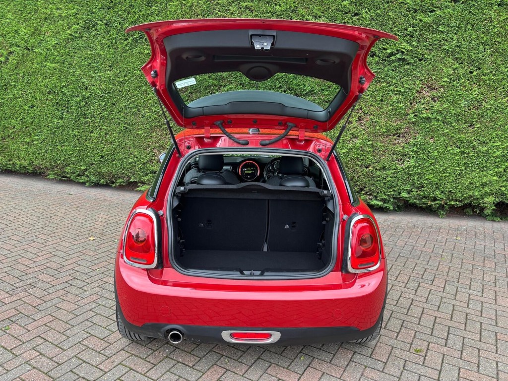 MINI HATCH