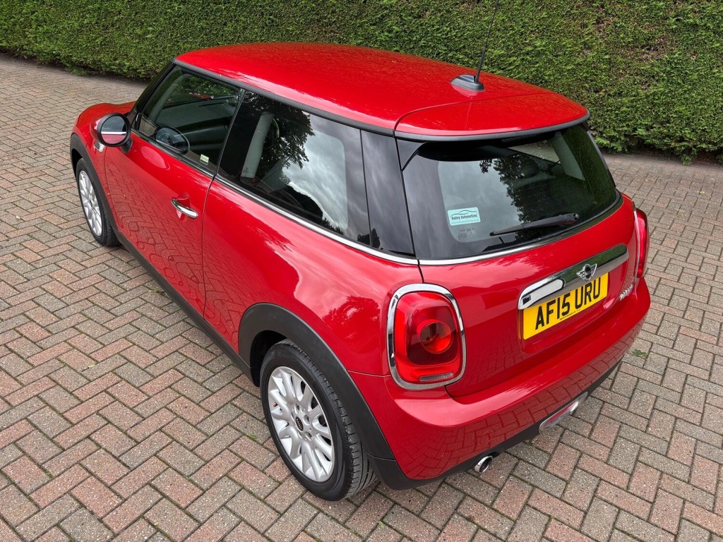 MINI HATCH