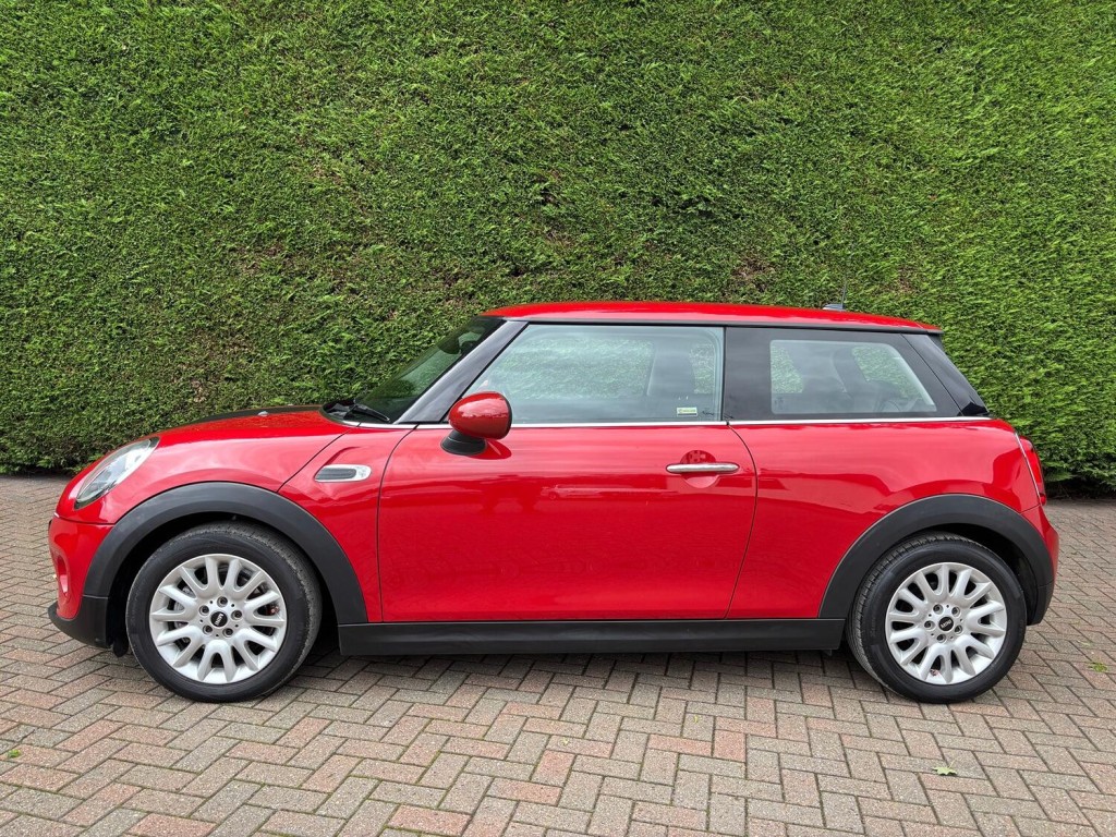MINI HATCH