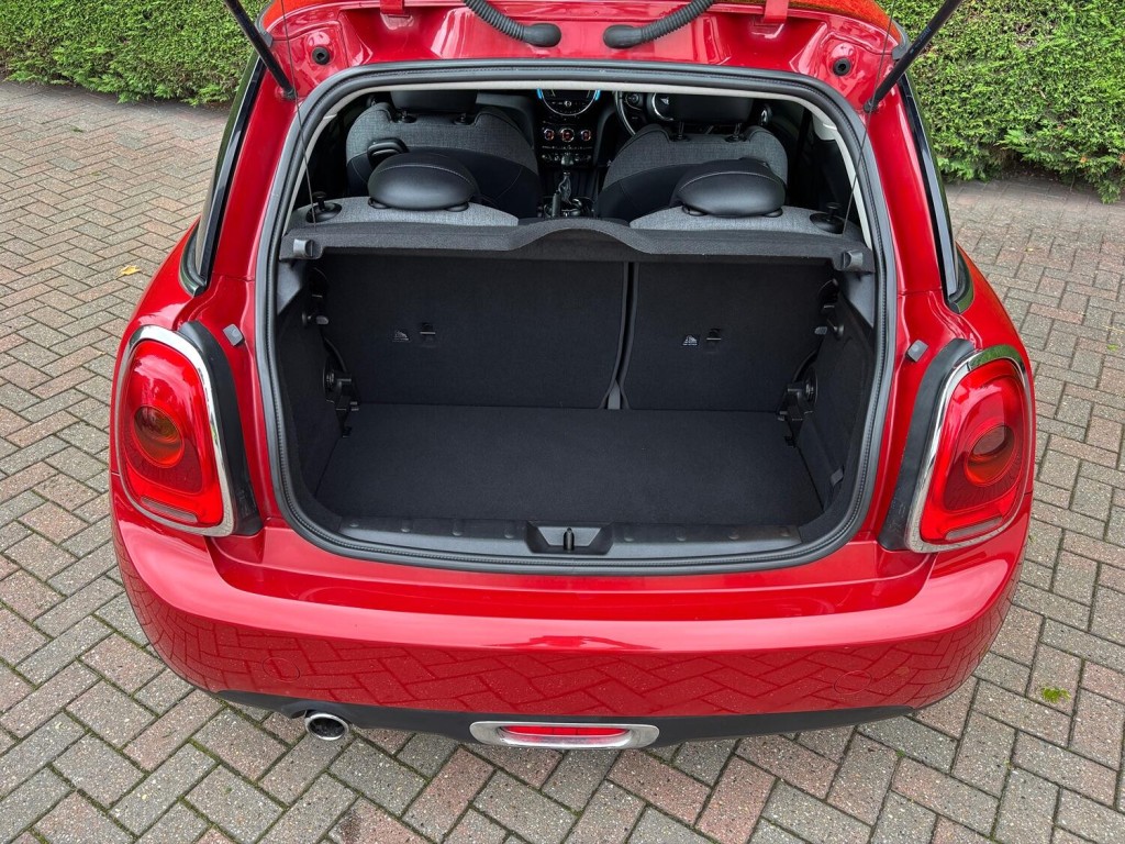 MINI HATCH