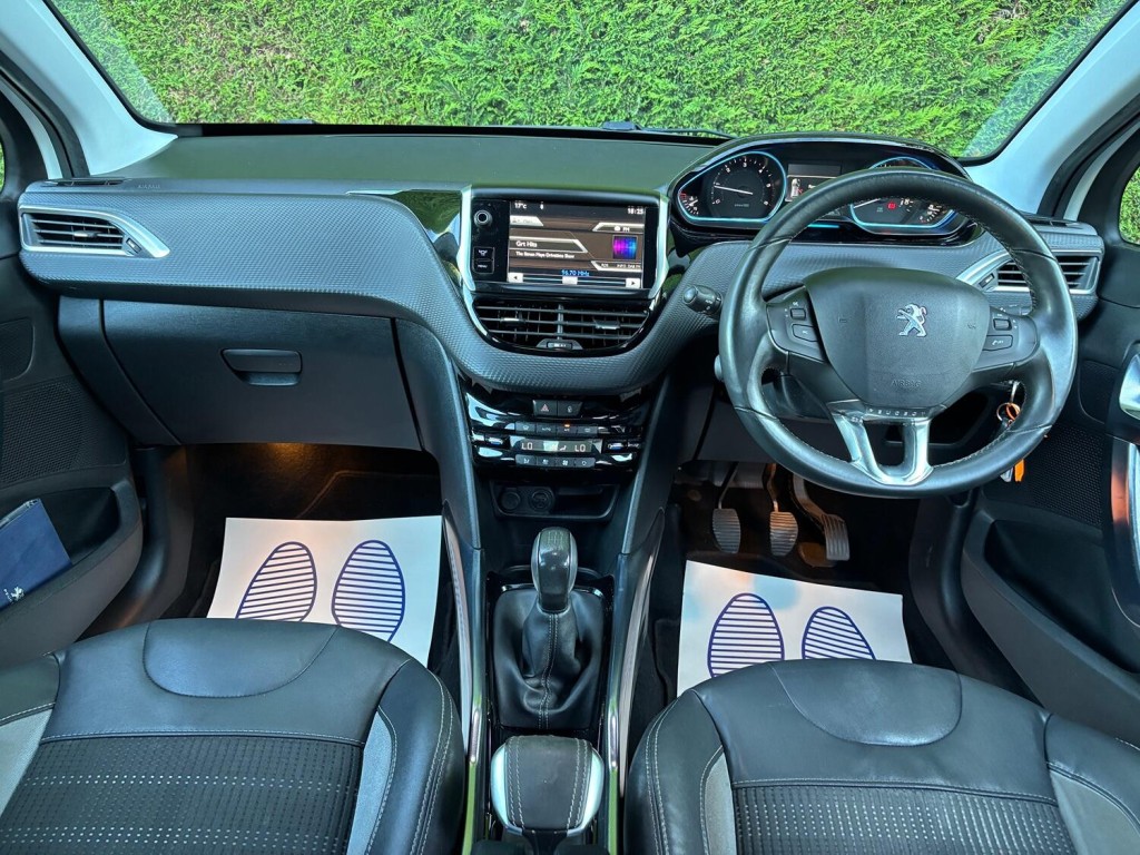 View PEUGEOT 2008 1.6 e-HDi Allure