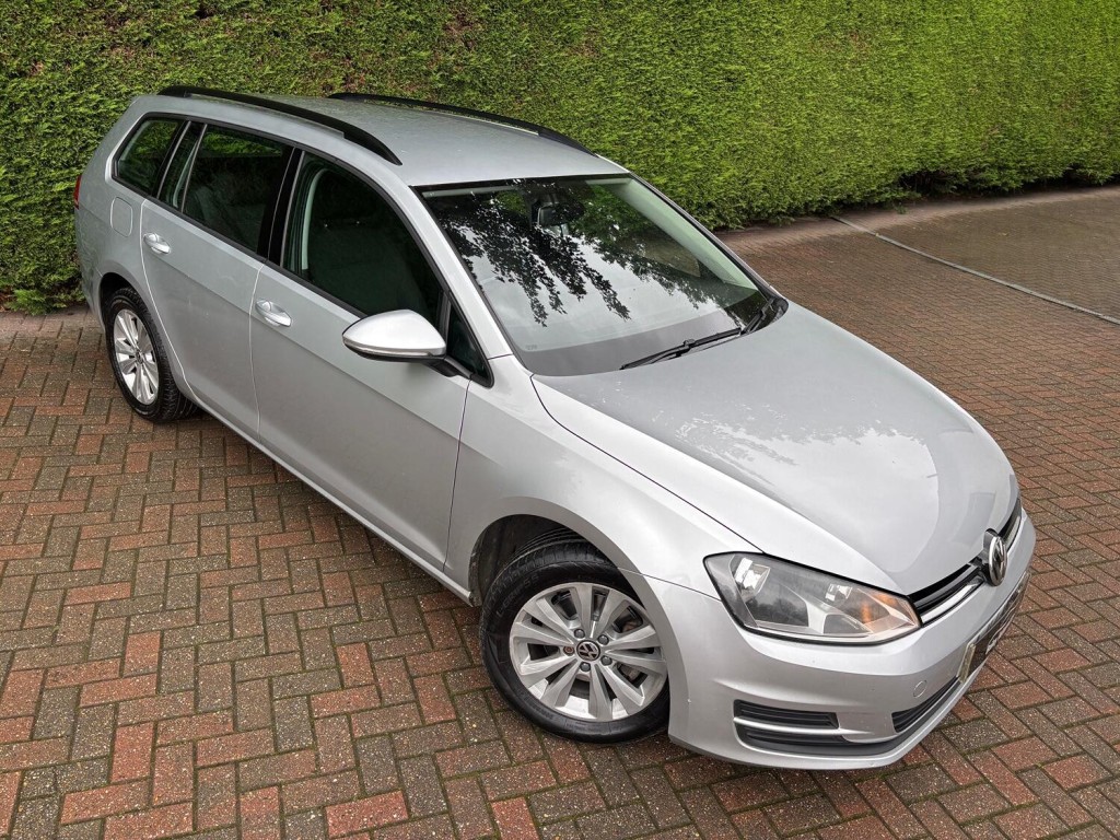 View VOLKSWAGEN GOLF 1.6 TDI BlueMotion Tech SE