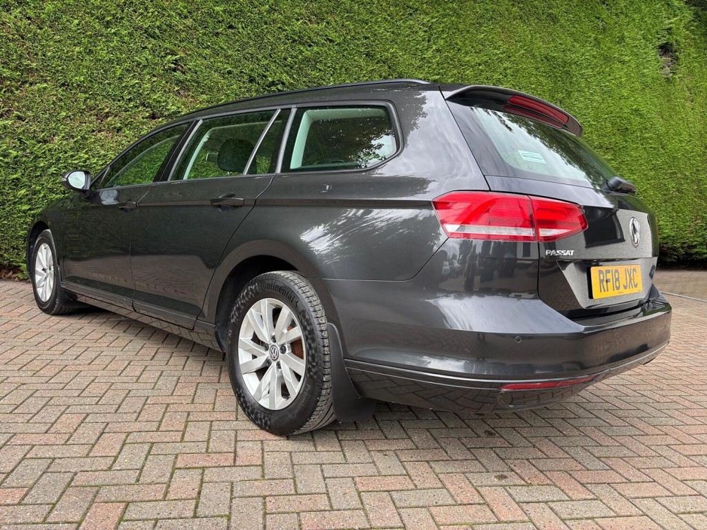 VOLKSWAGEN PASSAT