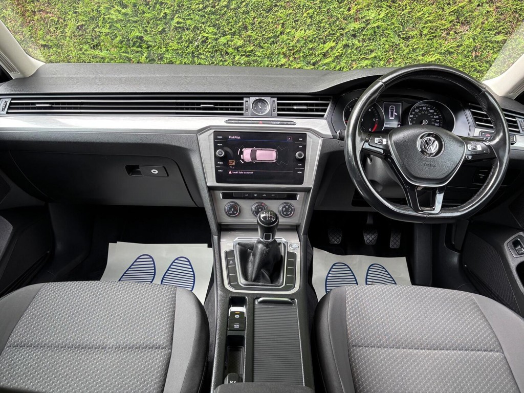 View VOLKSWAGEN PASSAT 1.6 TDI S