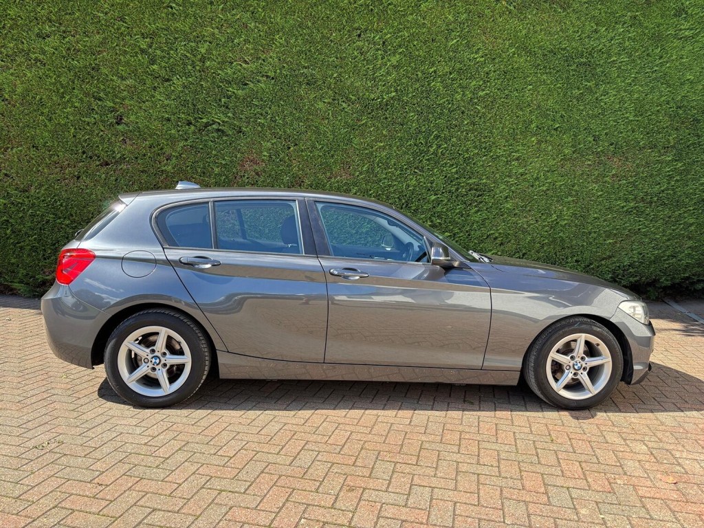 BMW 1 SERIES