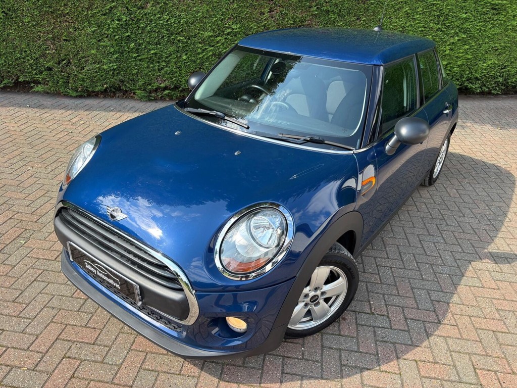 View MINI HATCH 1.5 5-Door Hatch One D