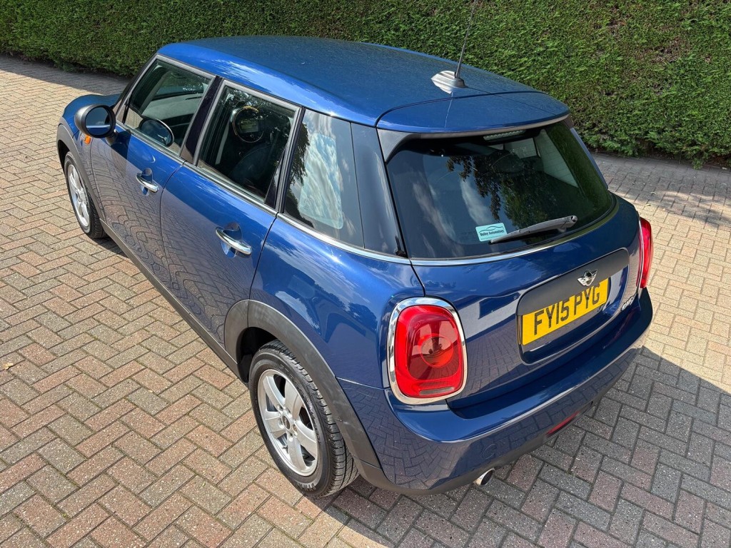 MINI HATCH