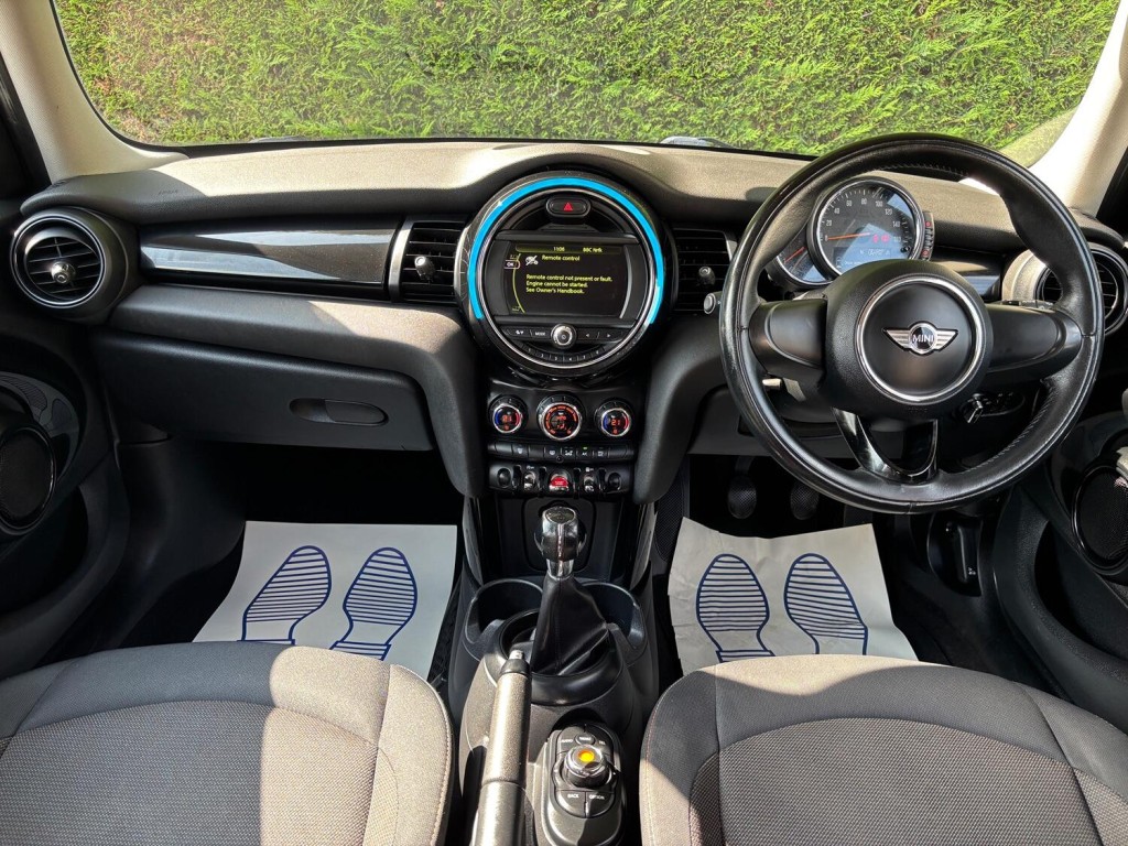 View MINI HATCH 1.5 5-Door Hatch One D