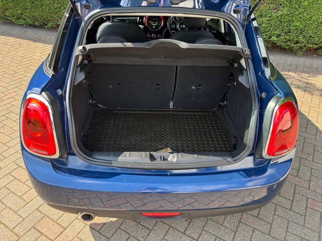 MINI HATCH