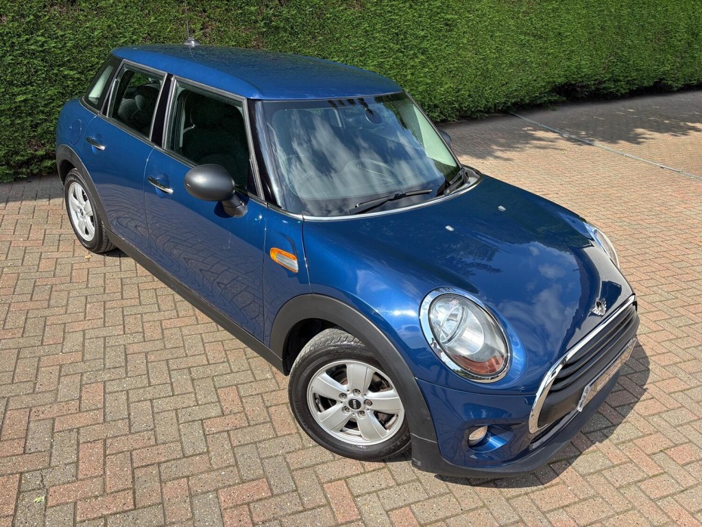 View MINI HATCH 1.5 5-Door Hatch One D