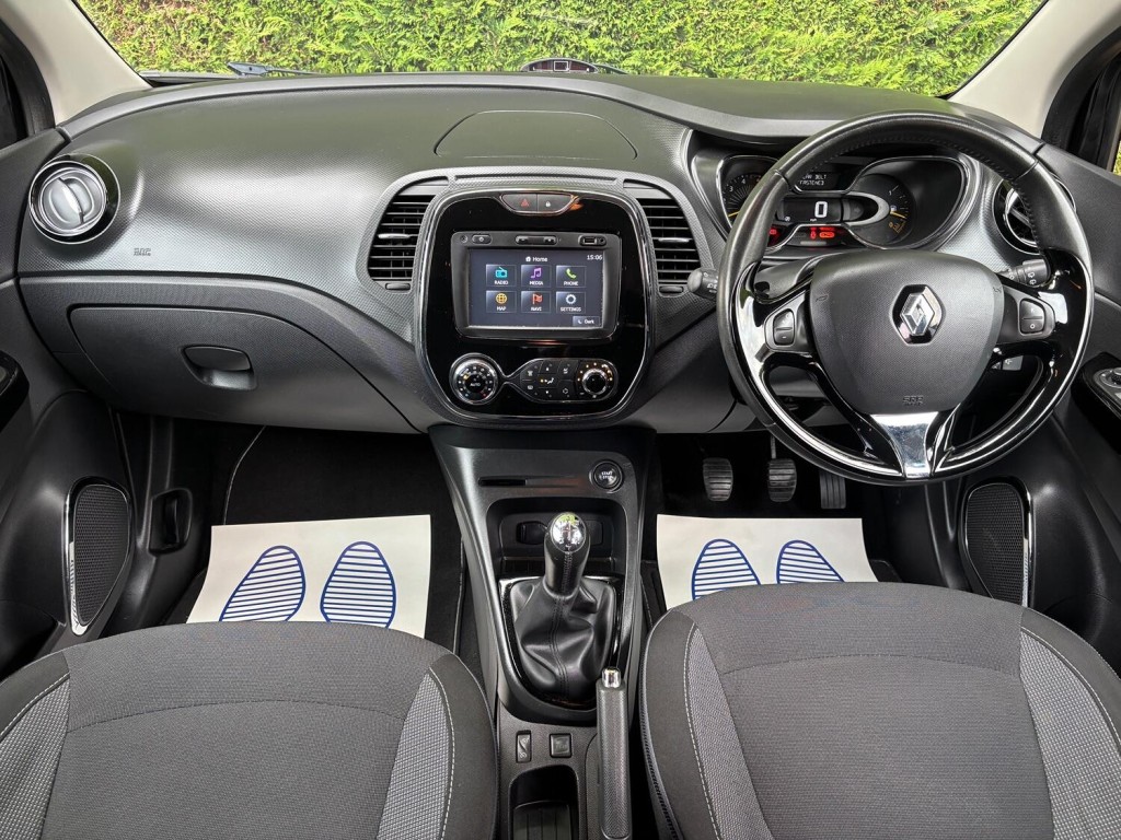 View RENAULT CAPTUR 1.5 Dynamique MediaNav dCi 90 Stop & Start
