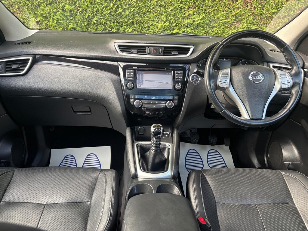 View NISSAN QASHQAI 1.5 dCi Tekna