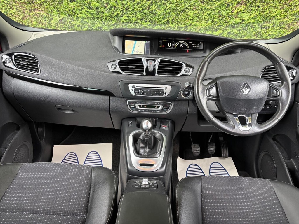 View RENAULT SCENIC 1.5 Dynamique TomTom dCi 110 Stop & Start