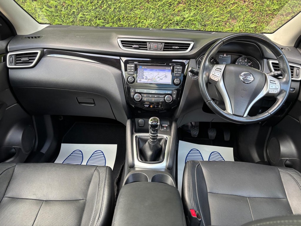 View NISSAN QASHQAI 1.5 dCi Tekna