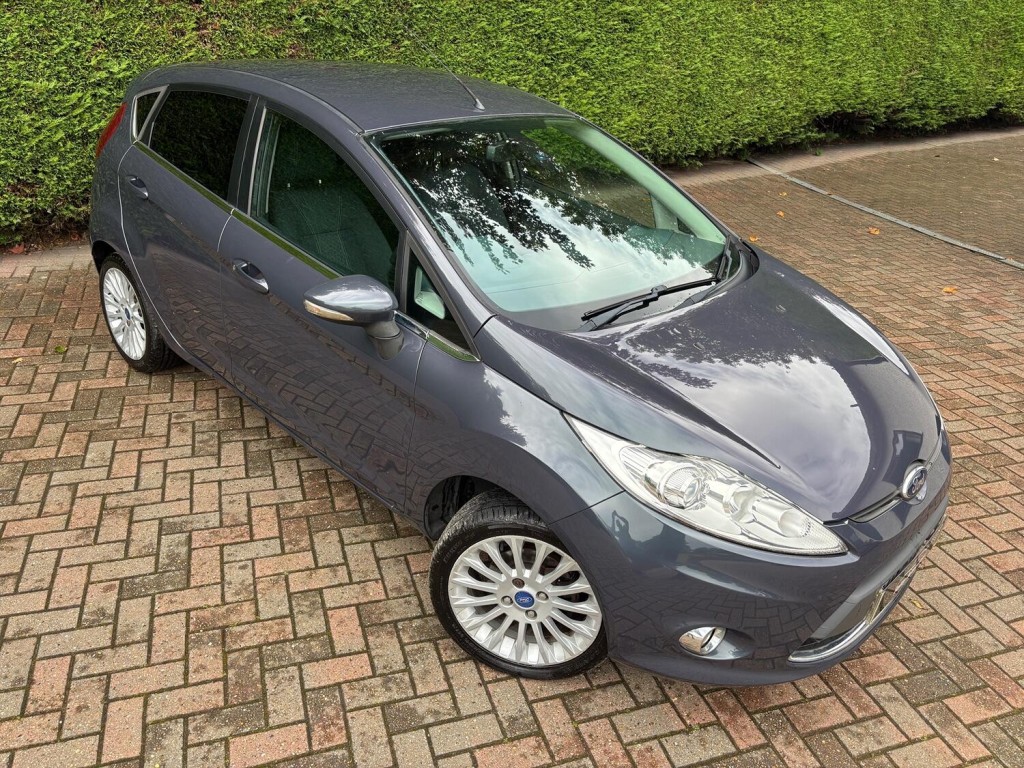 View FORD FIESTA 1.4 TDCi DPF Titanium