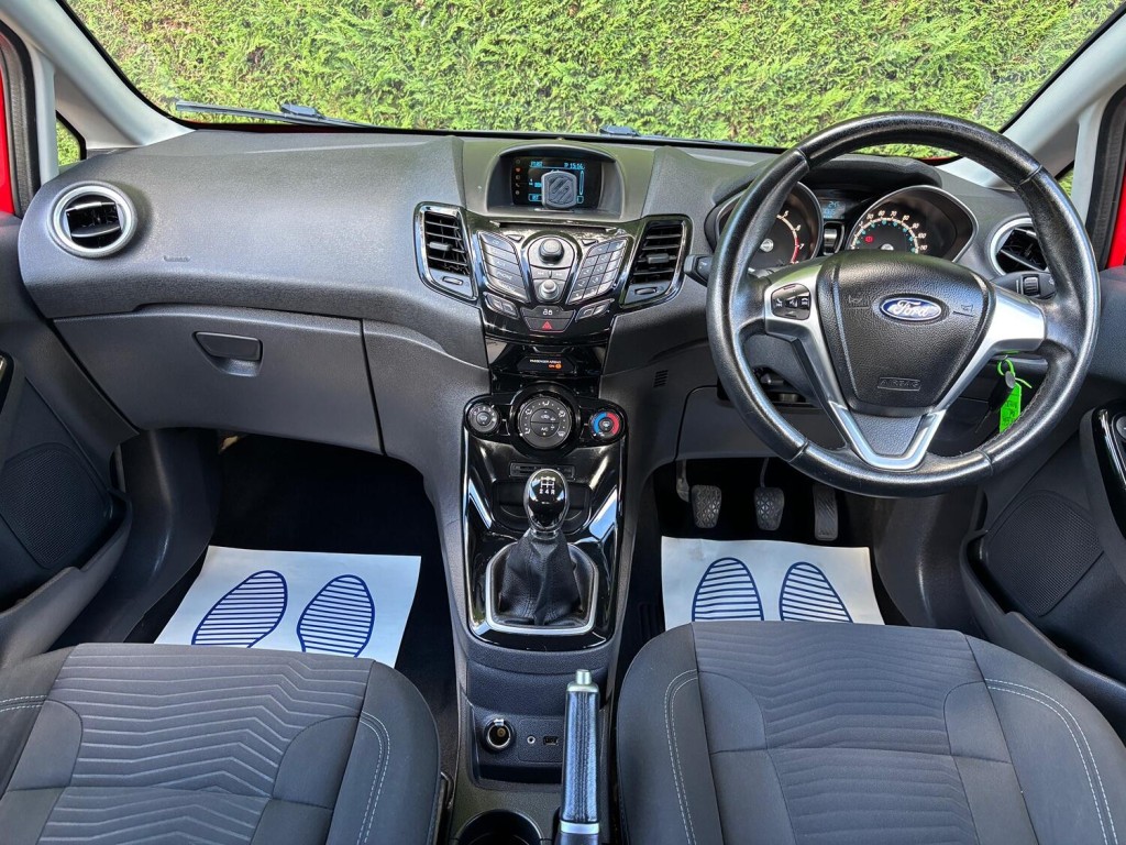 View FORD FIESTA 1.3 Zetec