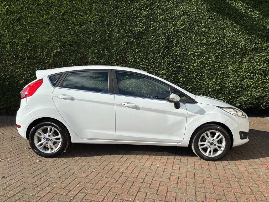 View FORD FIESTA 1.3 Zetec