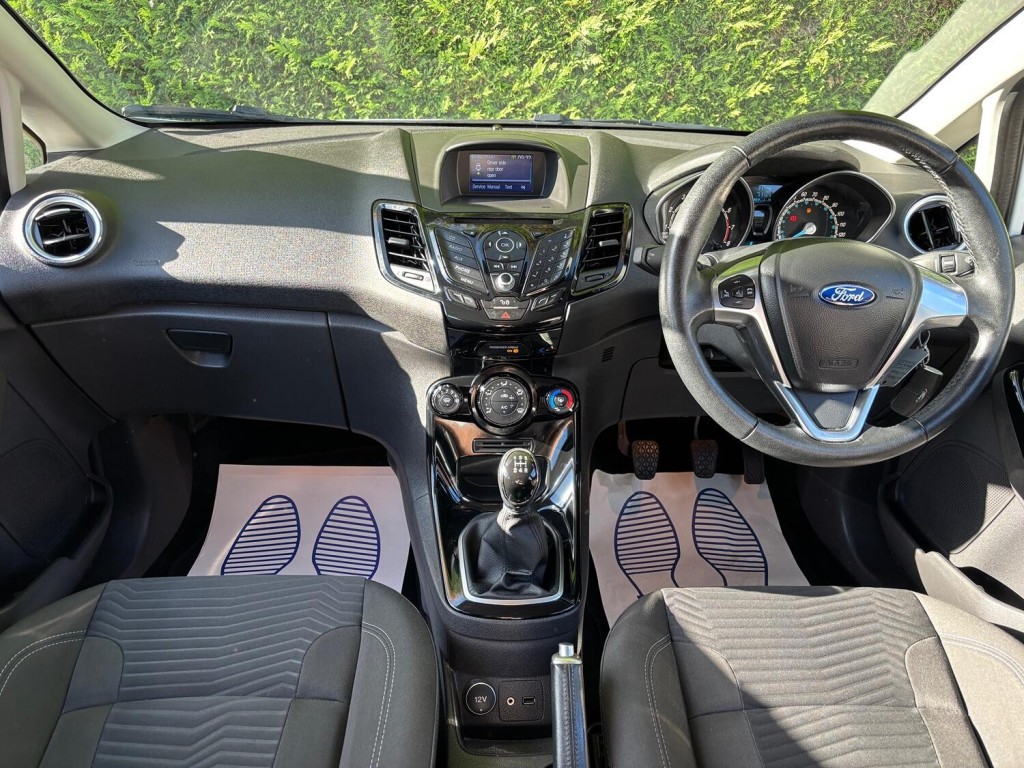 View FORD FIESTA 1.3 Zetec