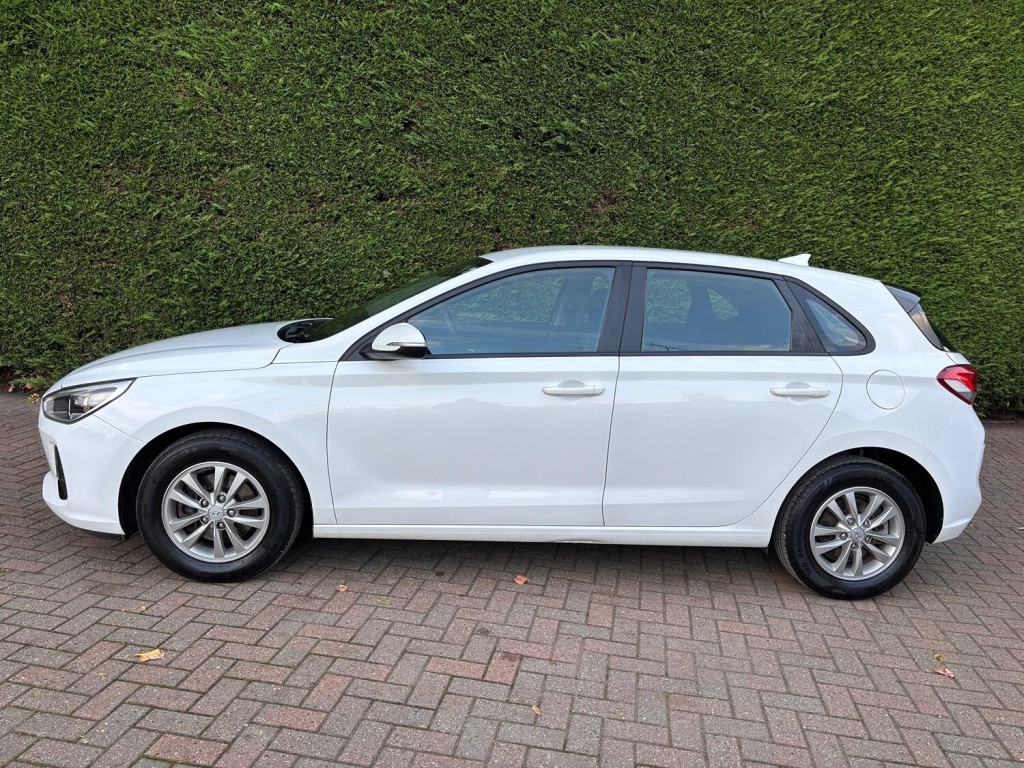 HYUNDAI I30