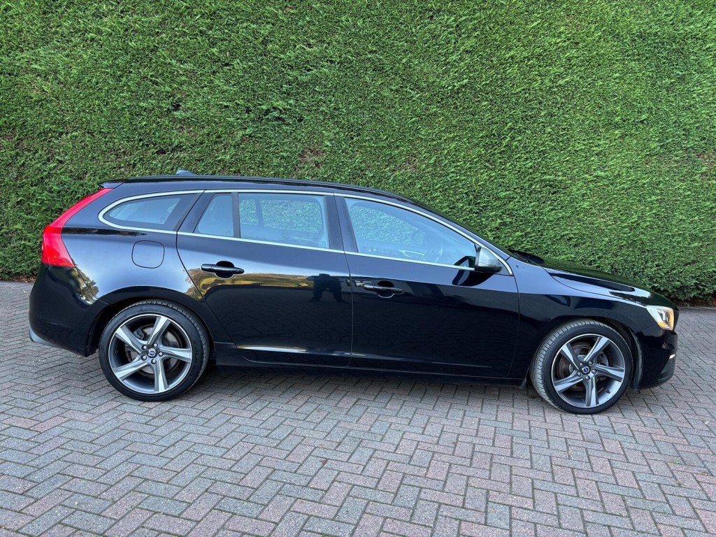 View VOLVO V60 1.6 D2 R-Design