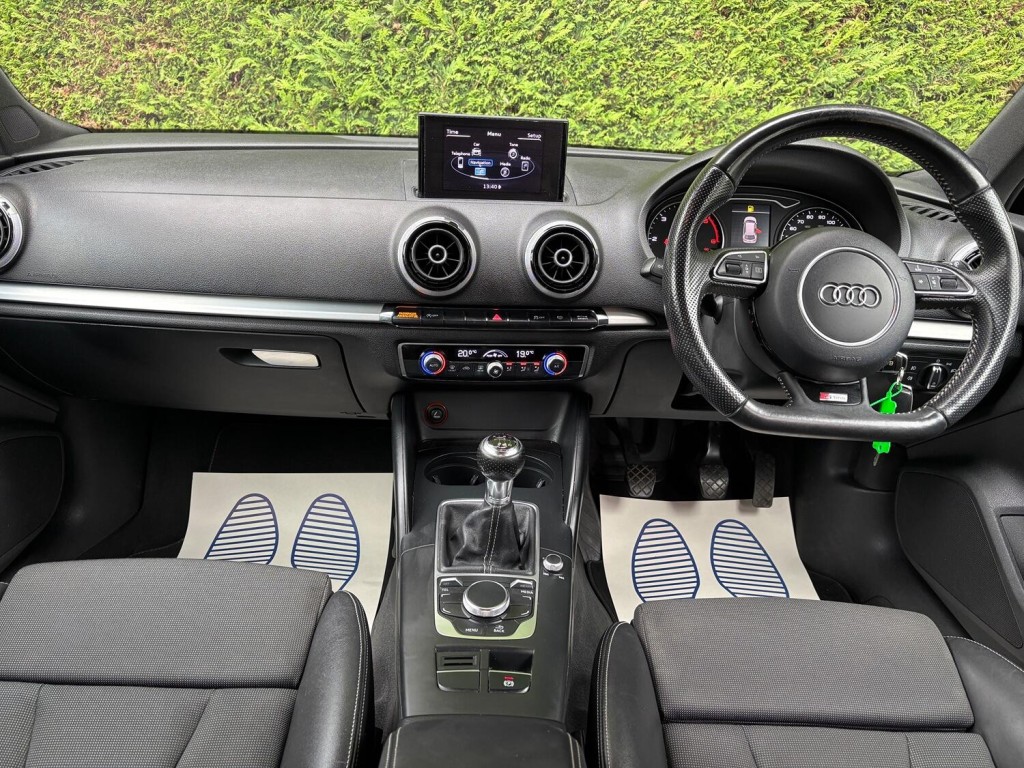 View AUDI A3 2.0 TDI S line