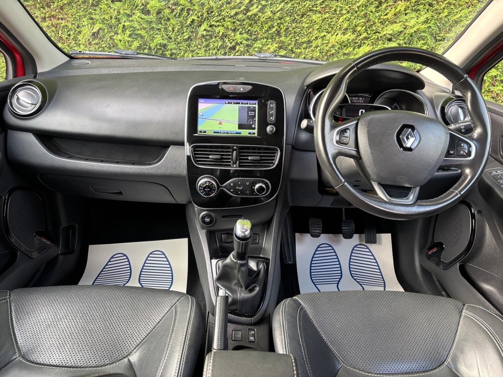 View RENAULT CLIO 0.9 Signature Nav TCe 90