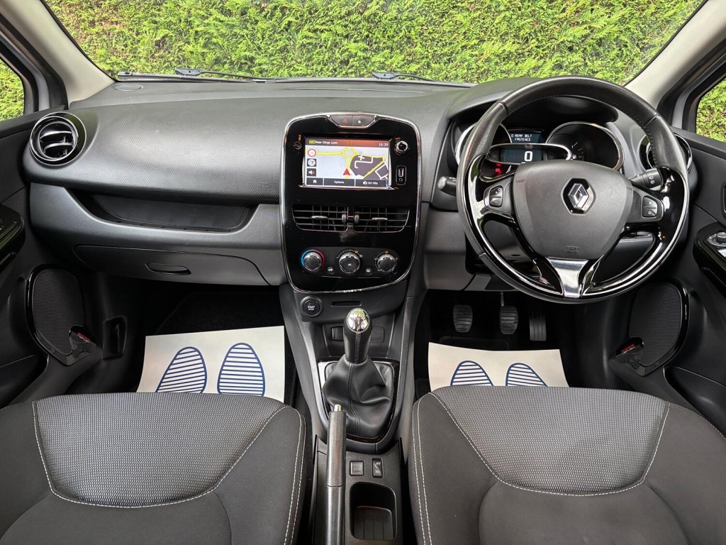 View RENAULT CLIO 0.9 TCe Dynamique MediaNav