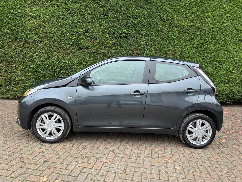TOYOTA AYGO