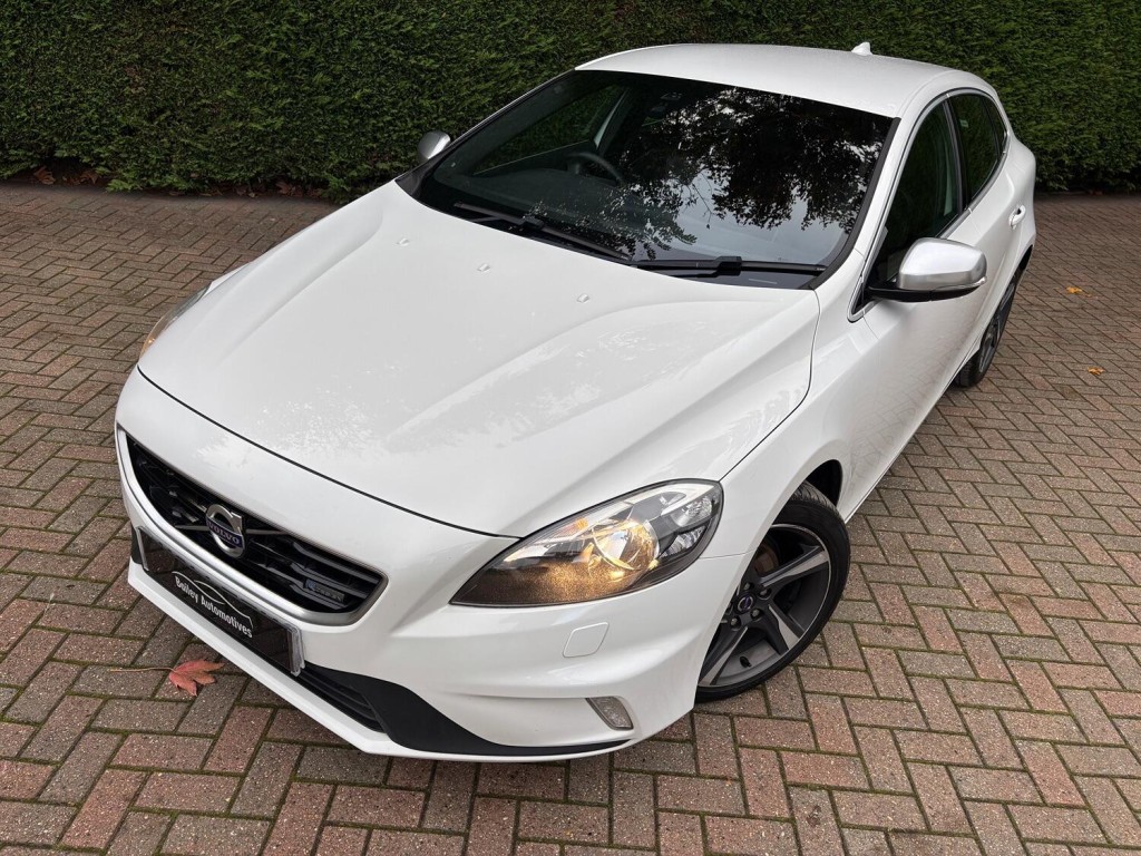 View VOLVO V40 1.6 D2 R-Design