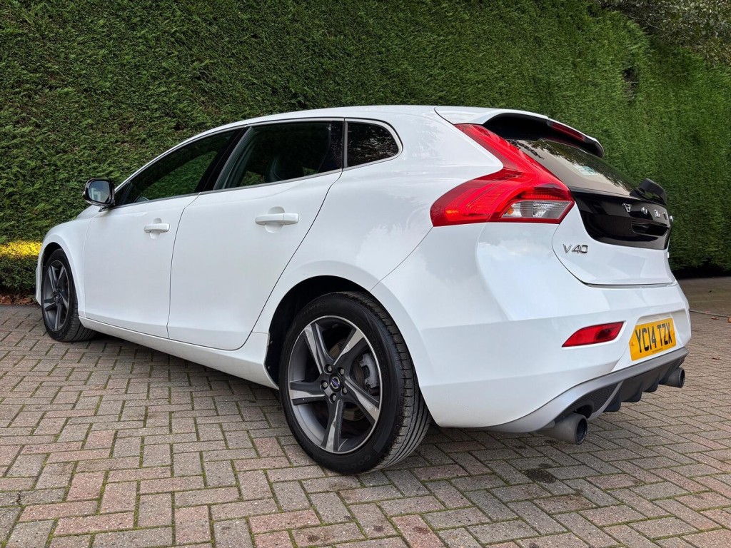 VOLVO V40