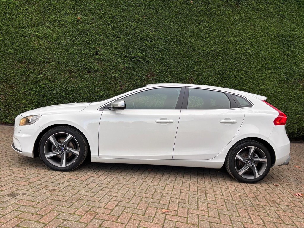 VOLVO V40
