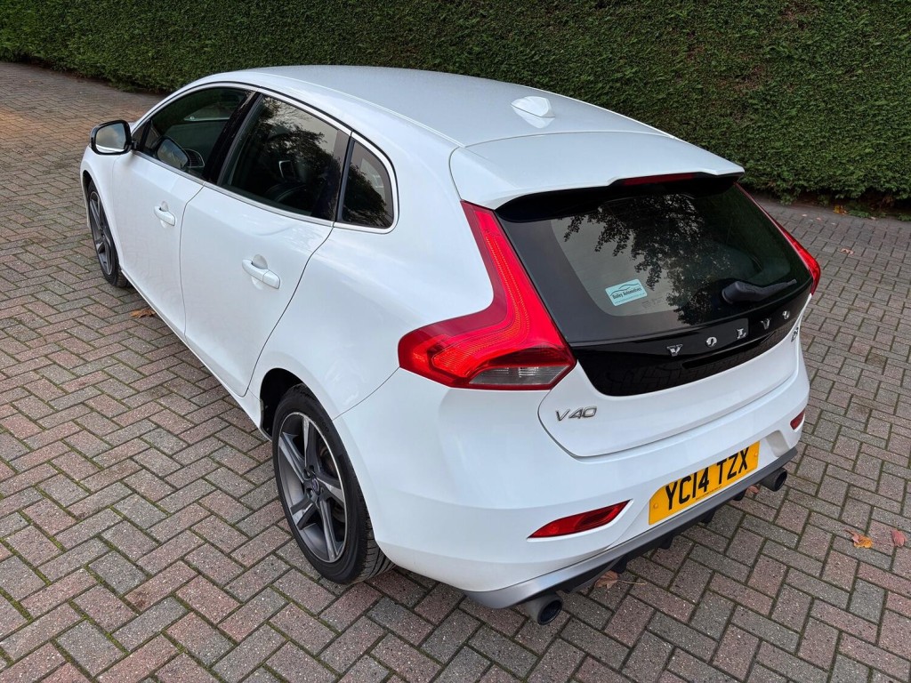 VOLVO V40