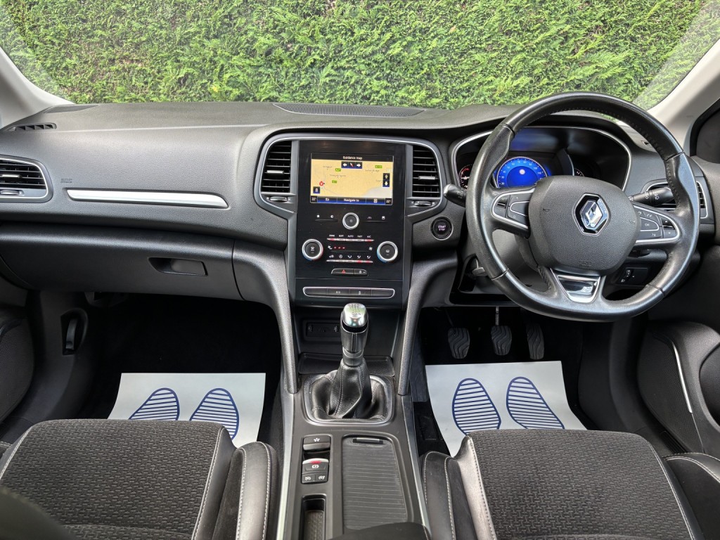 View RENAULT MEGANE 1.5 Dynamique Nav dCi 110