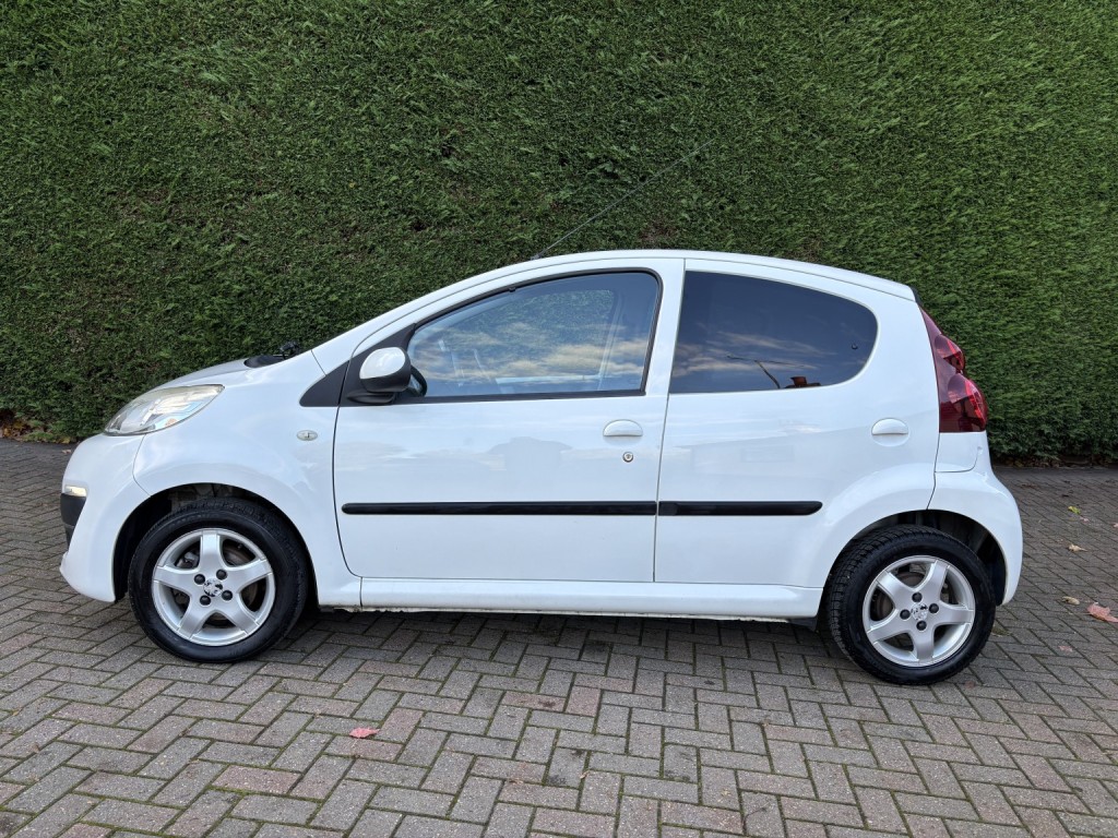 PEUGEOT 107