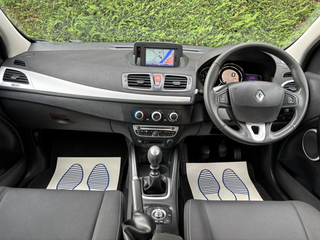 View RENAULT MEGANE 1.5 dCi Dynamique TomTom