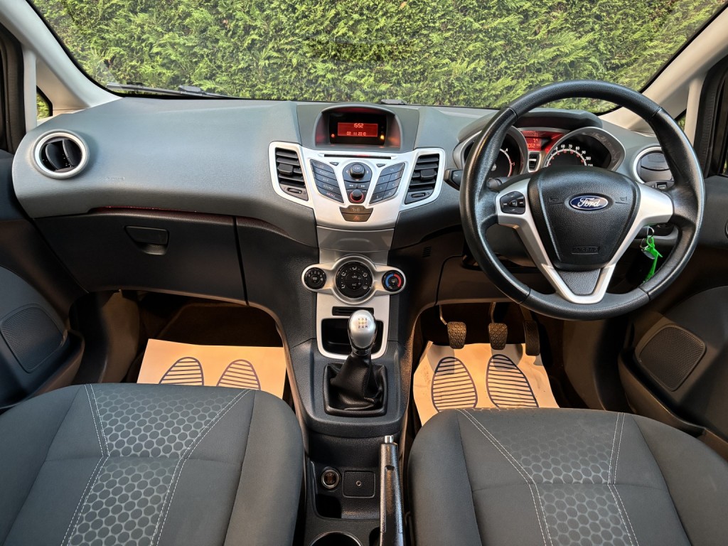 View FORD FIESTA 1.4 TDCi DPF Zetec