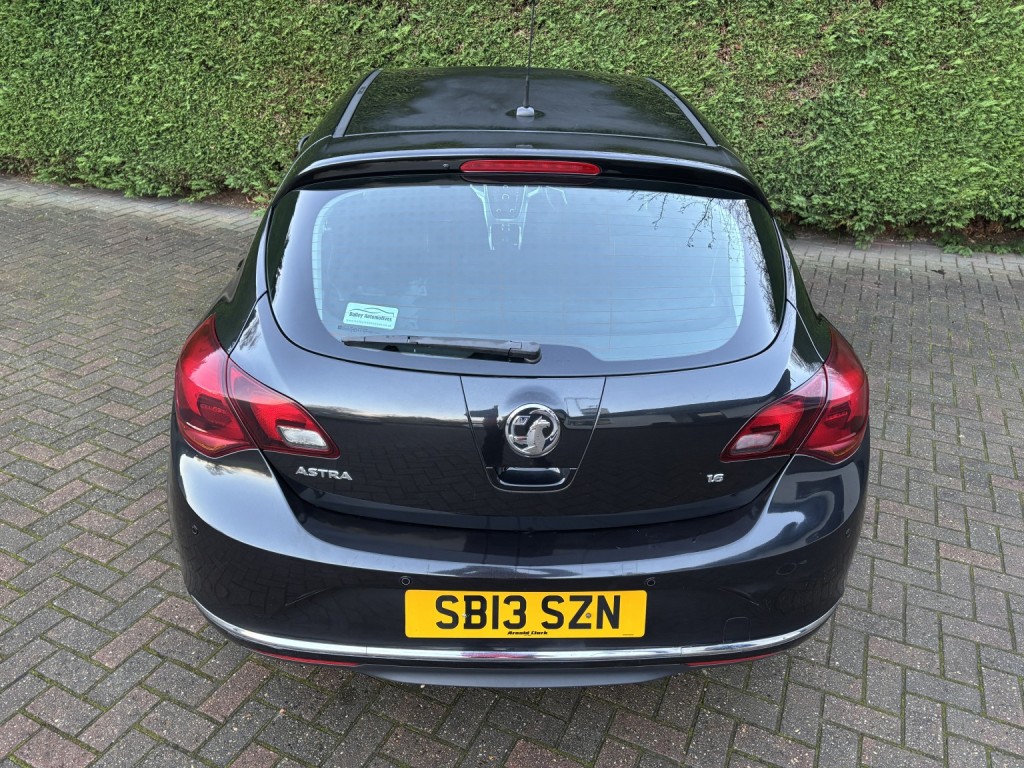 VAUXHALL ASTRA